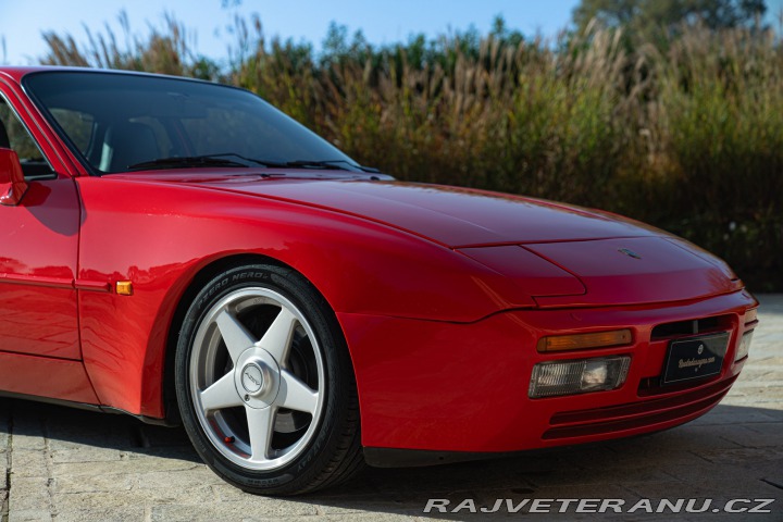 Porsche 944 Turbo S Spec 1988