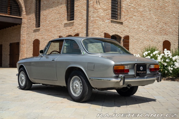 Alfa Romeo 2000 GT 2000 VELOCE 1974