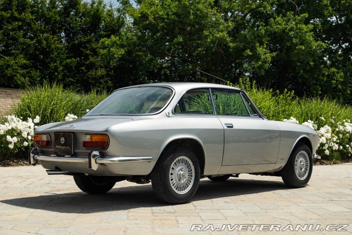 Alfa Romeo 2000 GT 2000 VELOCE 1974