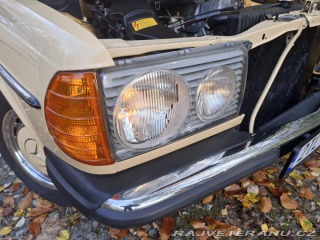 Mercedes-Benz 250 w123 1980