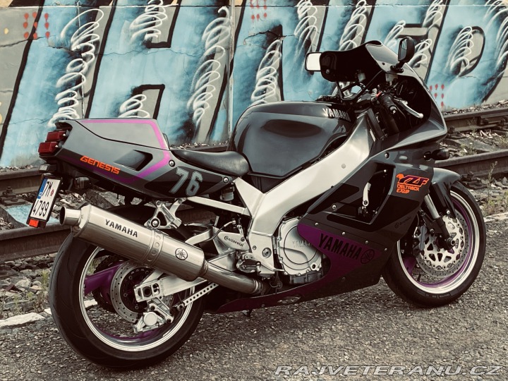 Yamaha Ostatní modely YZF 750 R 1993