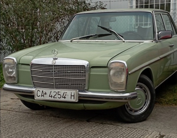 Mercedes-Benz 240 W115 240D 3.0
