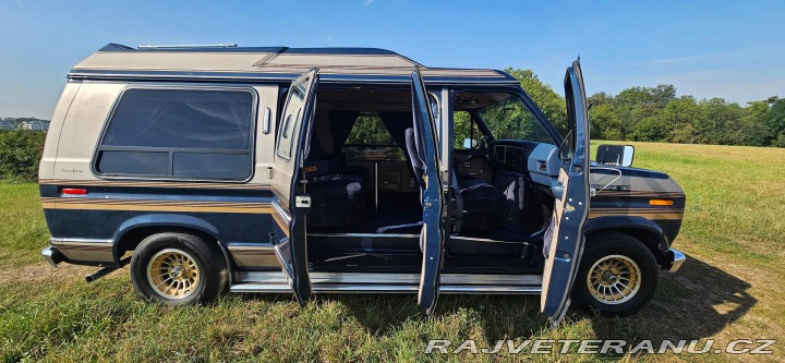 Ford Econoline E150 1985