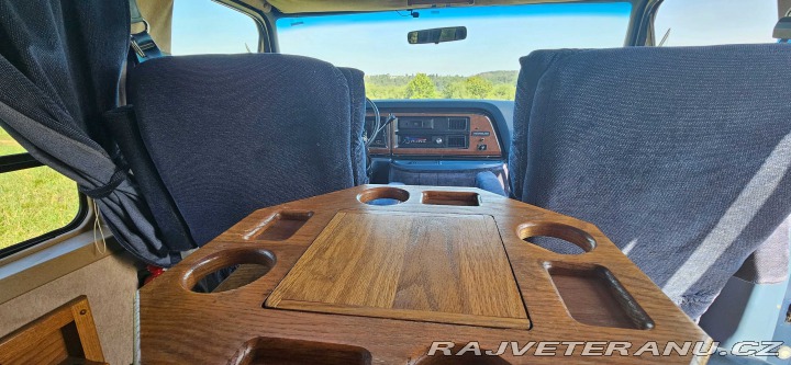 Ford Econoline E150 1985