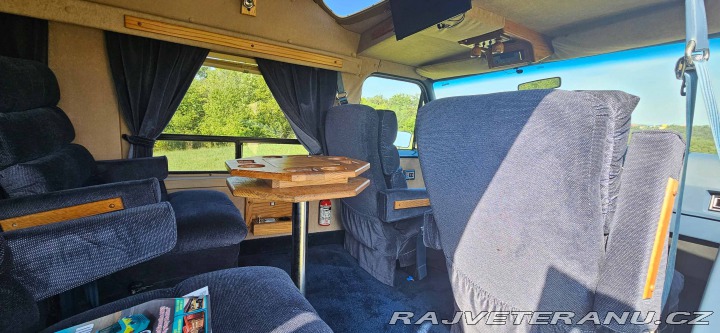 Ford Econoline E150 1985