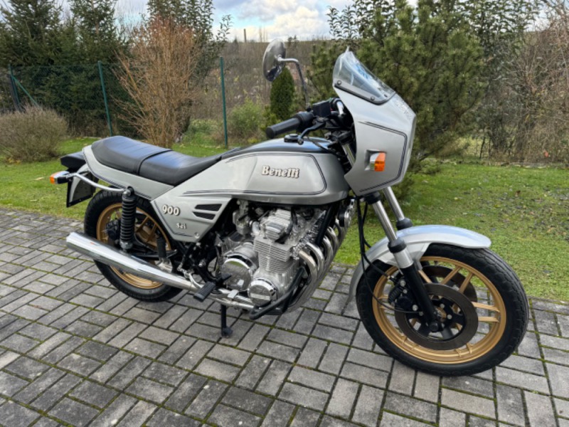 Ostatní značky Ostatní modely Benelli Sei 900