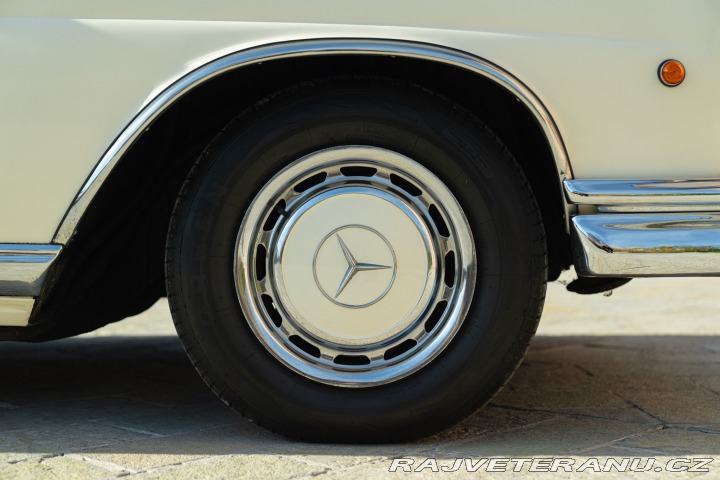 Mercedes-Benz 250 SE CABRIOLET 1968