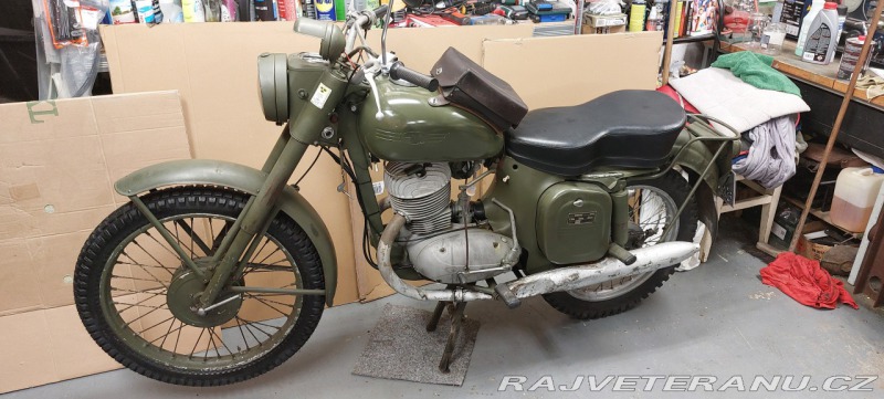 Jawa 250 553-02 LIBEŃÁK-ŠVÉD