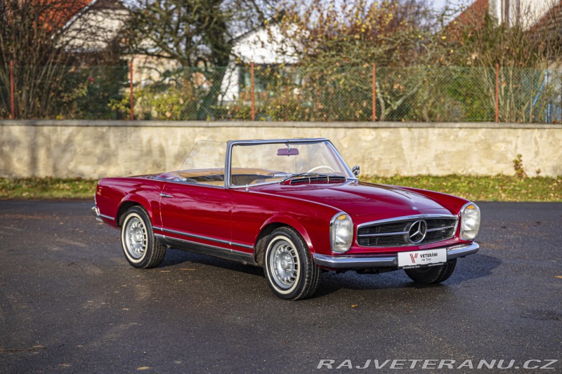 Mercedes-Benz 230 SL W113 Pagoda