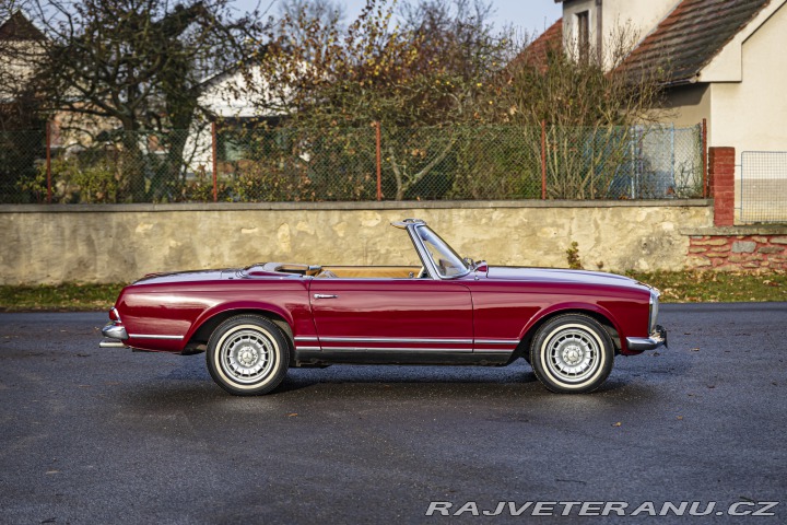 Mercedes-Benz 230 SL W113 Pagoda 1964