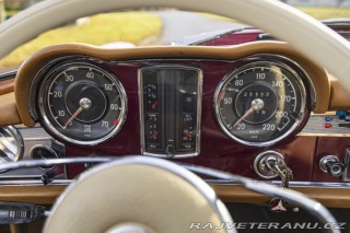 Mercedes-Benz 230 SL W113 Pagoda 1964