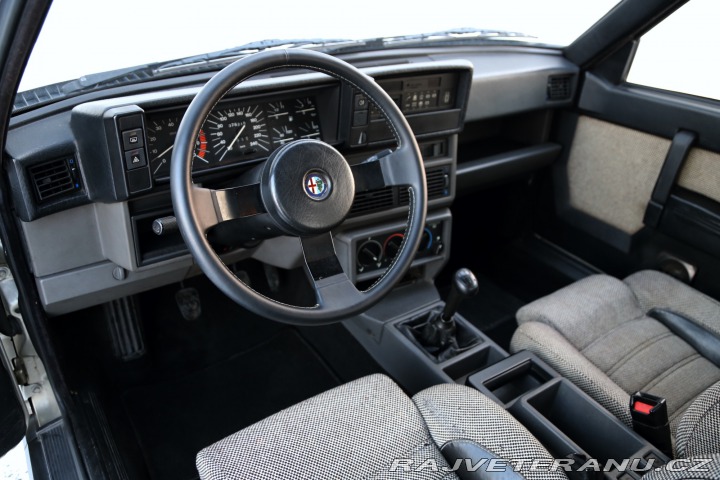 Alfa Romeo 75 Turbo 1986