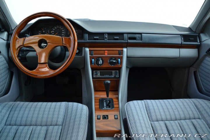 Mercedes-Benz E 300 TD / W124 / 108kW 1990