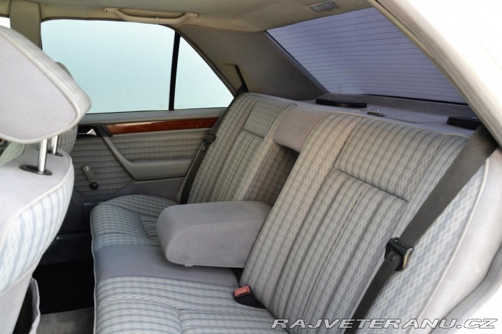 Mercedes-Benz E 300 TD / W124 / 108kW 1990
