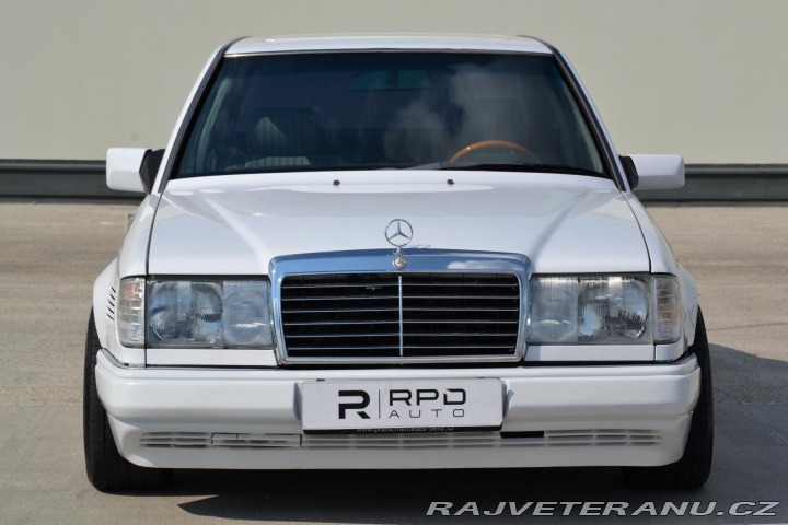 Mercedes-Benz E 300 TD / W124 / 108kW 1990