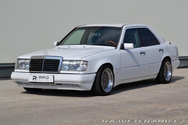 Mercedes-Benz E 300 TD / W124 / 108kW 1990
