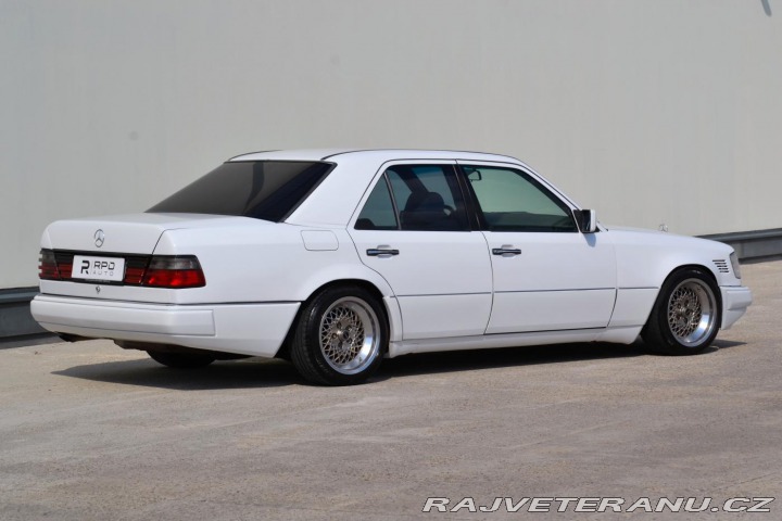 Mercedes-Benz E 300 TD / W124 / 108kW 1990