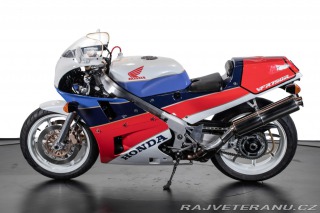 Honda RC 30