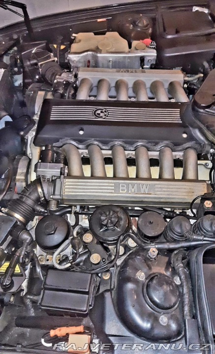BMW 7 750i E32 V12 1990
