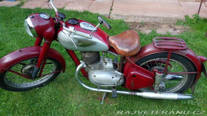 Jawa 250 Pérák