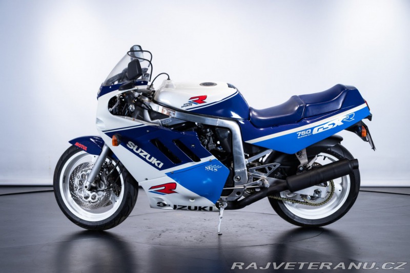Suzuki GSX GSXR 750