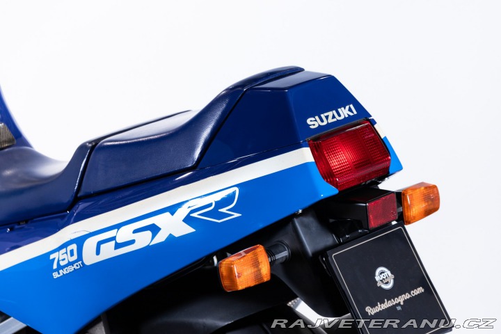 Suzuki GSX GSXR 750 1988