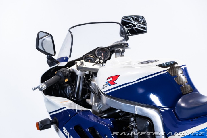 Suzuki GSX GSXR 750 1988