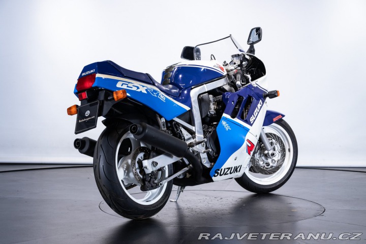 Suzuki GSX GSXR 750 1988