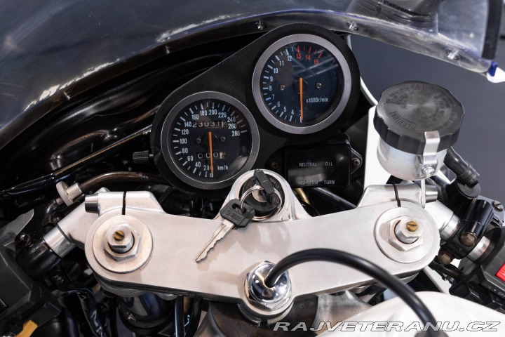 Suzuki GSX GSXR 750 1988