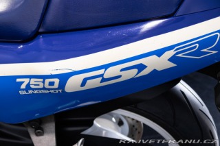Suzuki GSX GSXR 750 1988