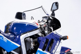 Suzuki GSX GSXR 750 1988