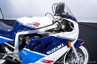 Suzuki GSX GSXR 750 1988
