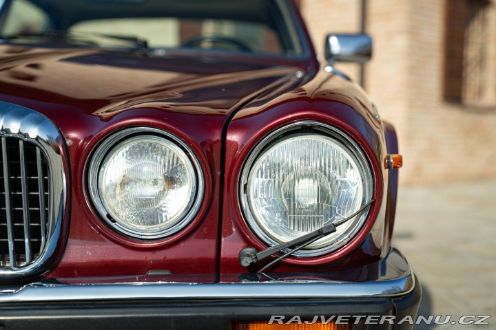 Daimler Ostatní modely XJ DOUBLE SIX 1988