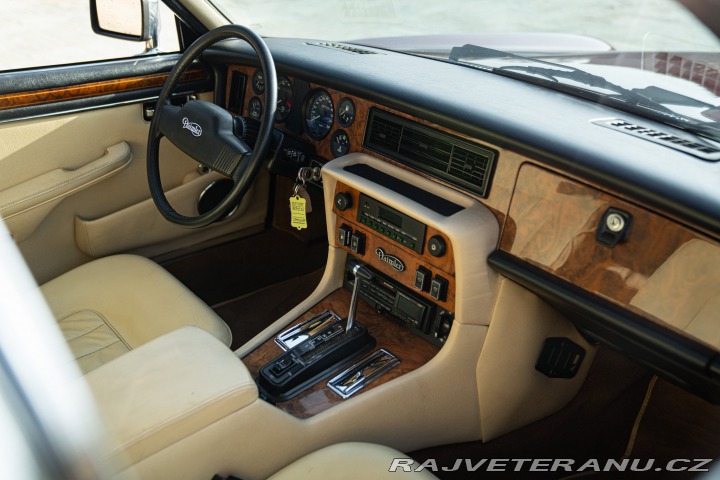 Daimler Ostatní modely XJ DOUBLE SIX 1988