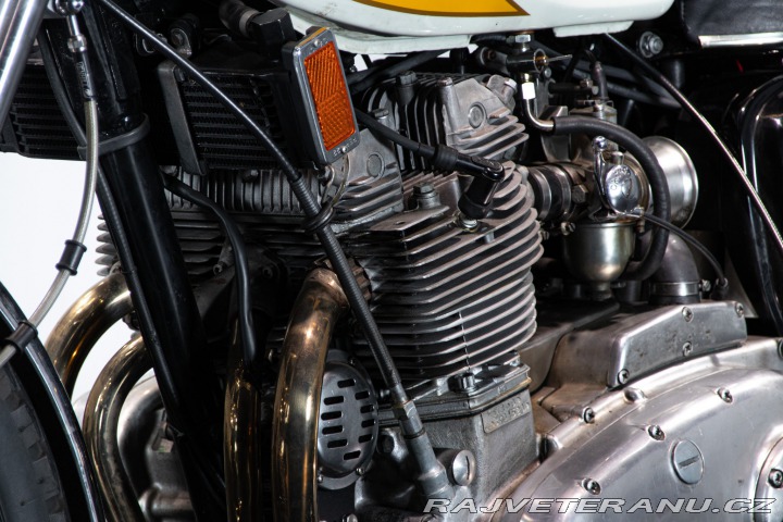 Triumph Trident T160 TRIDENT 1975