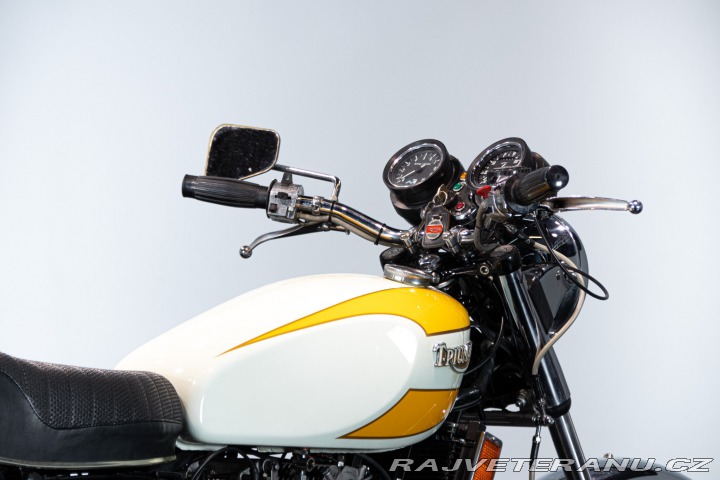 Triumph Trident T160 TRIDENT 1975