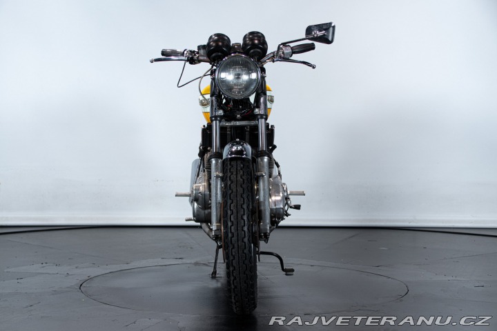 Triumph Trident T160 TRIDENT 1975