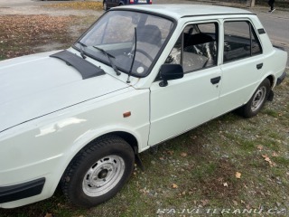 Škoda 105 1988