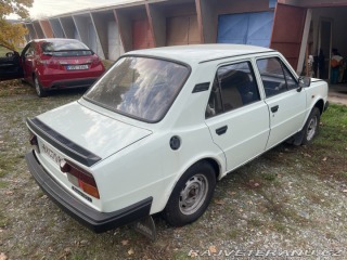Škoda 105 1988