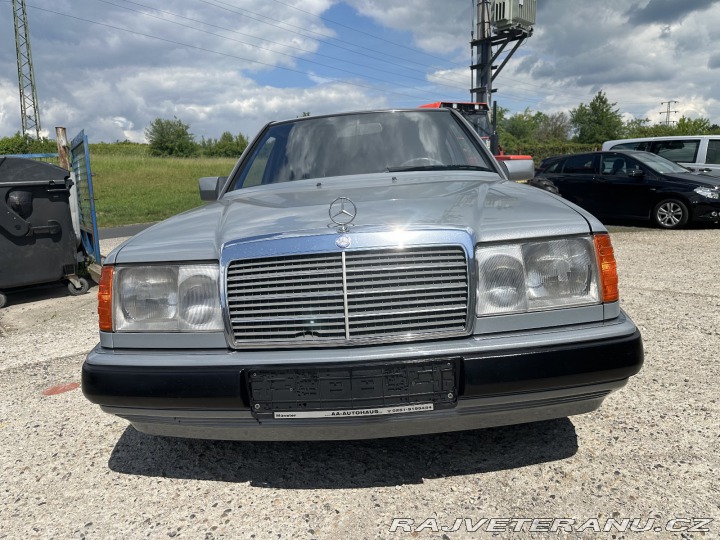 Mercedes-Benz 260 260E W124 1991