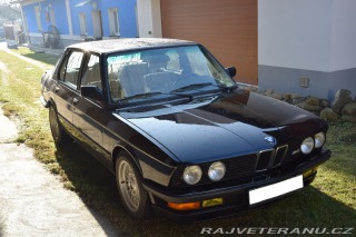 BMW M5 E28 M5