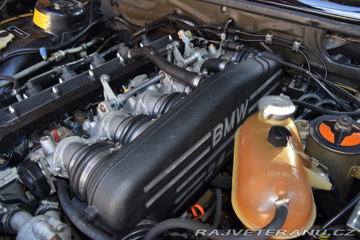 BMW M5 E28 M5 1988