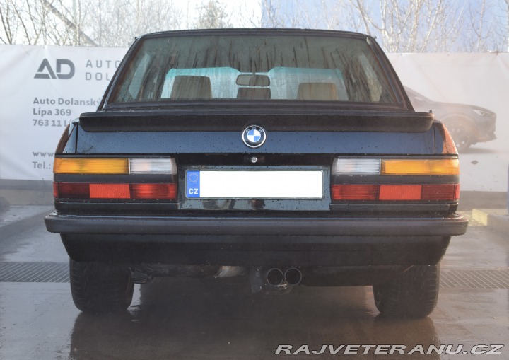 BMW M5 E28 M5 1988