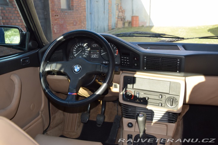 BMW M5 E28 M5 1988