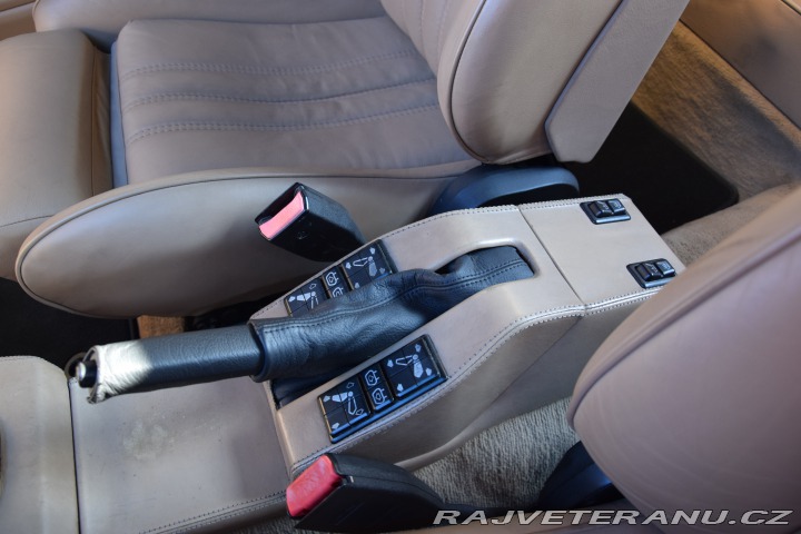 BMW M5 E28 M5 1988
