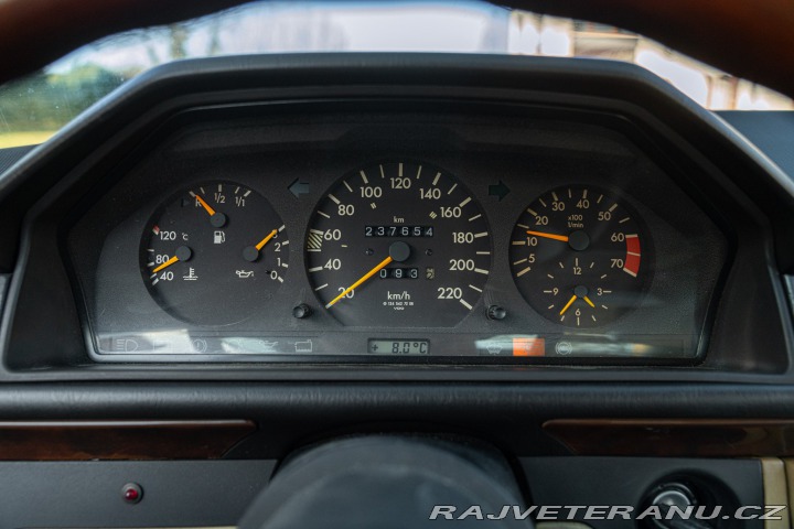 Mercedes-Benz 200 CE 200 1992
