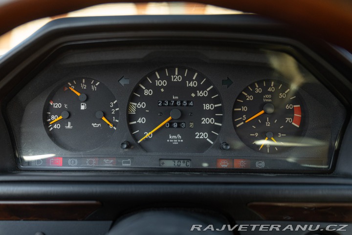 Mercedes-Benz 200 CE 200 1992