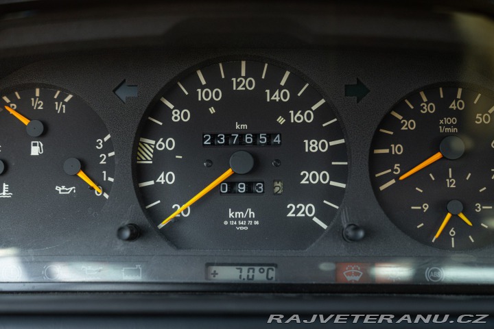 Mercedes-Benz 200 CE 200 1992