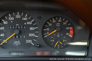 Mercedes-Benz 200 CE 200 1992