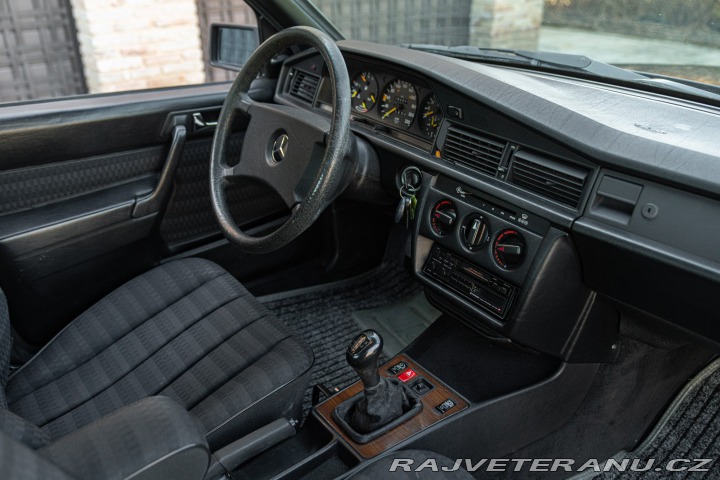 Mercedes-Benz 190 E 1989